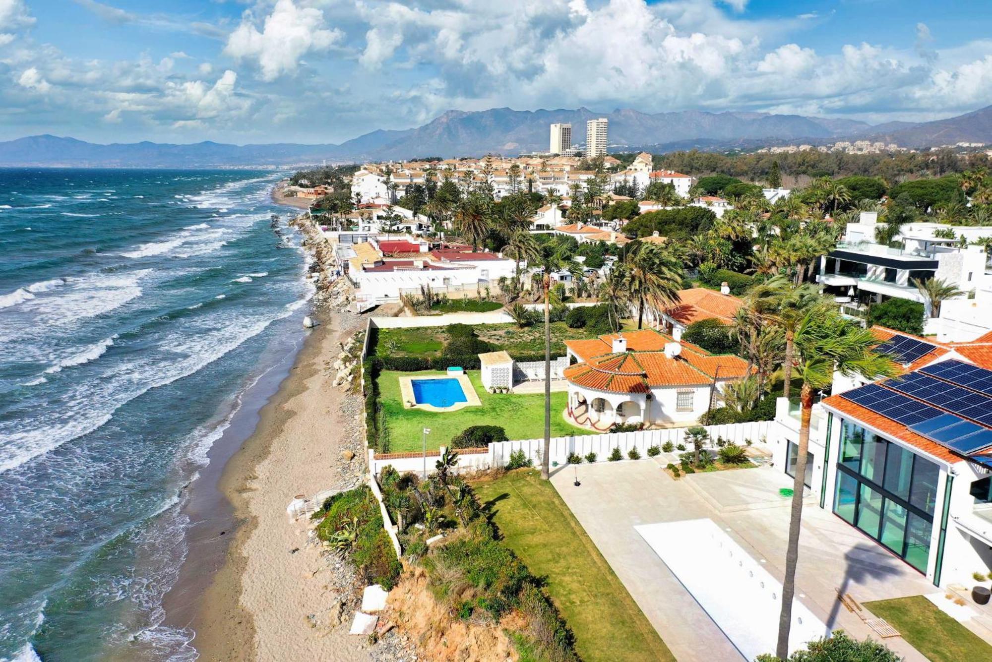 Villa 1100 Beachfront First Line *